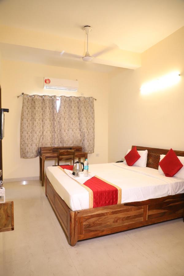Hotel The York - Couple-Unfriendly Hotel نويدا المظهر الخارجي الصورة