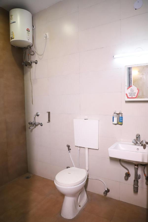Hotel The York - Couple-Unfriendly Hotel نويدا المظهر الخارجي الصورة